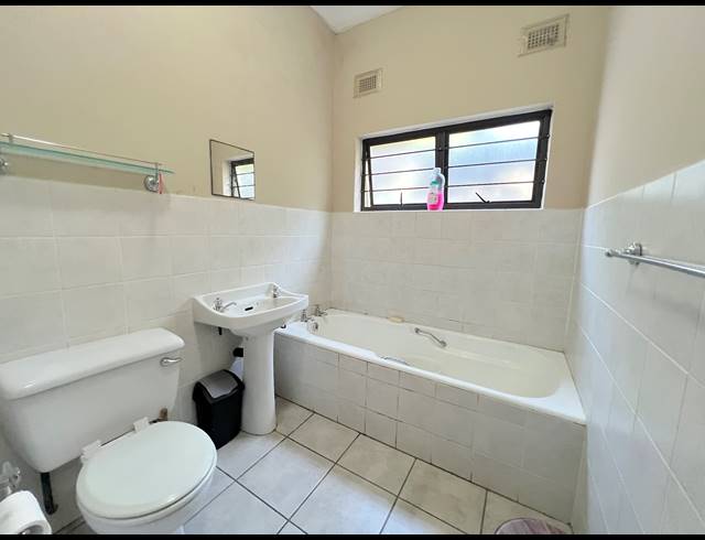4 BEDROOM HOUSE FOR SALE IN SCOTTBURGH CENTRAL